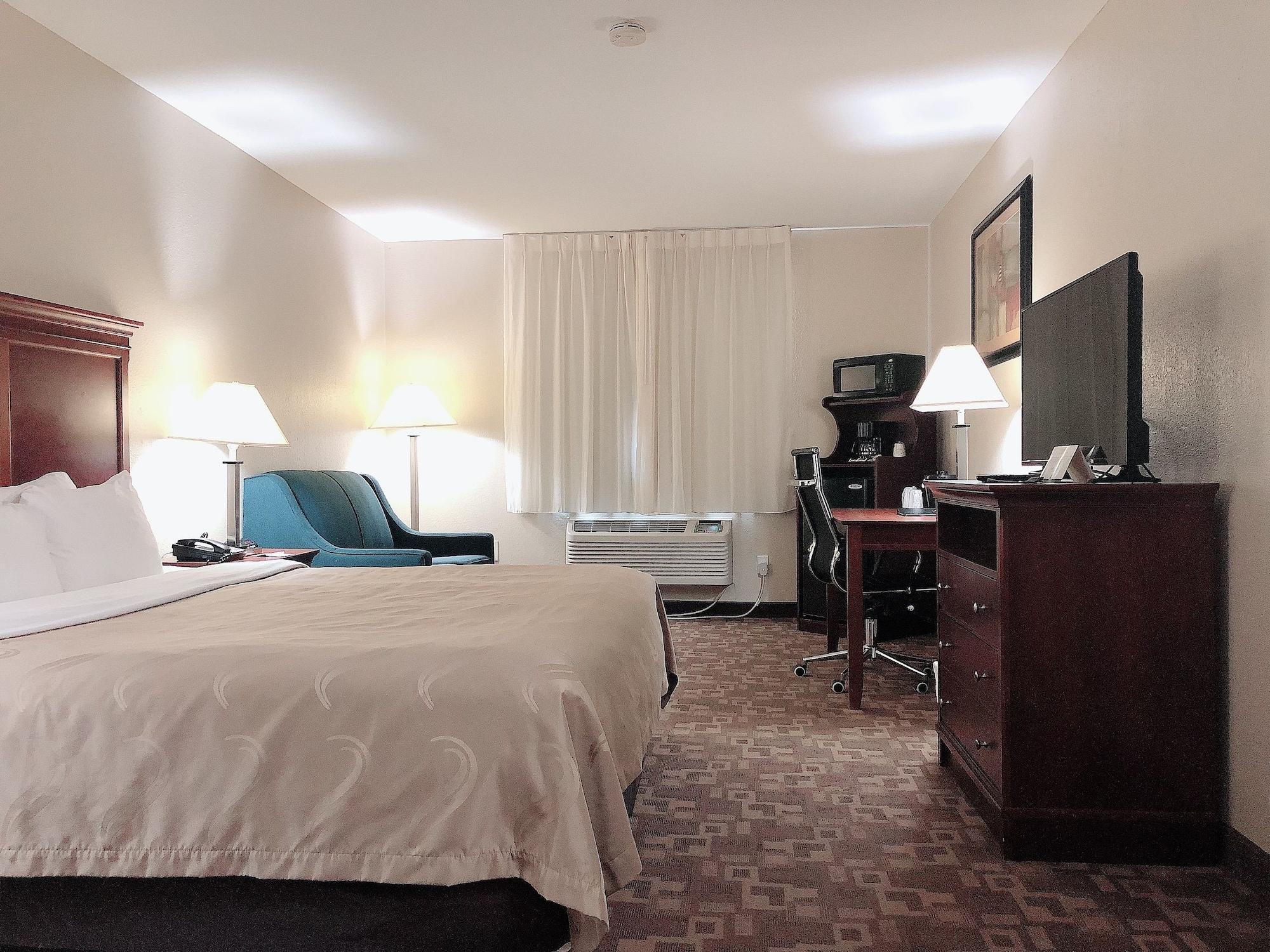 Quality Inn I-70 at Wanamaker Topeka Bagian luar foto