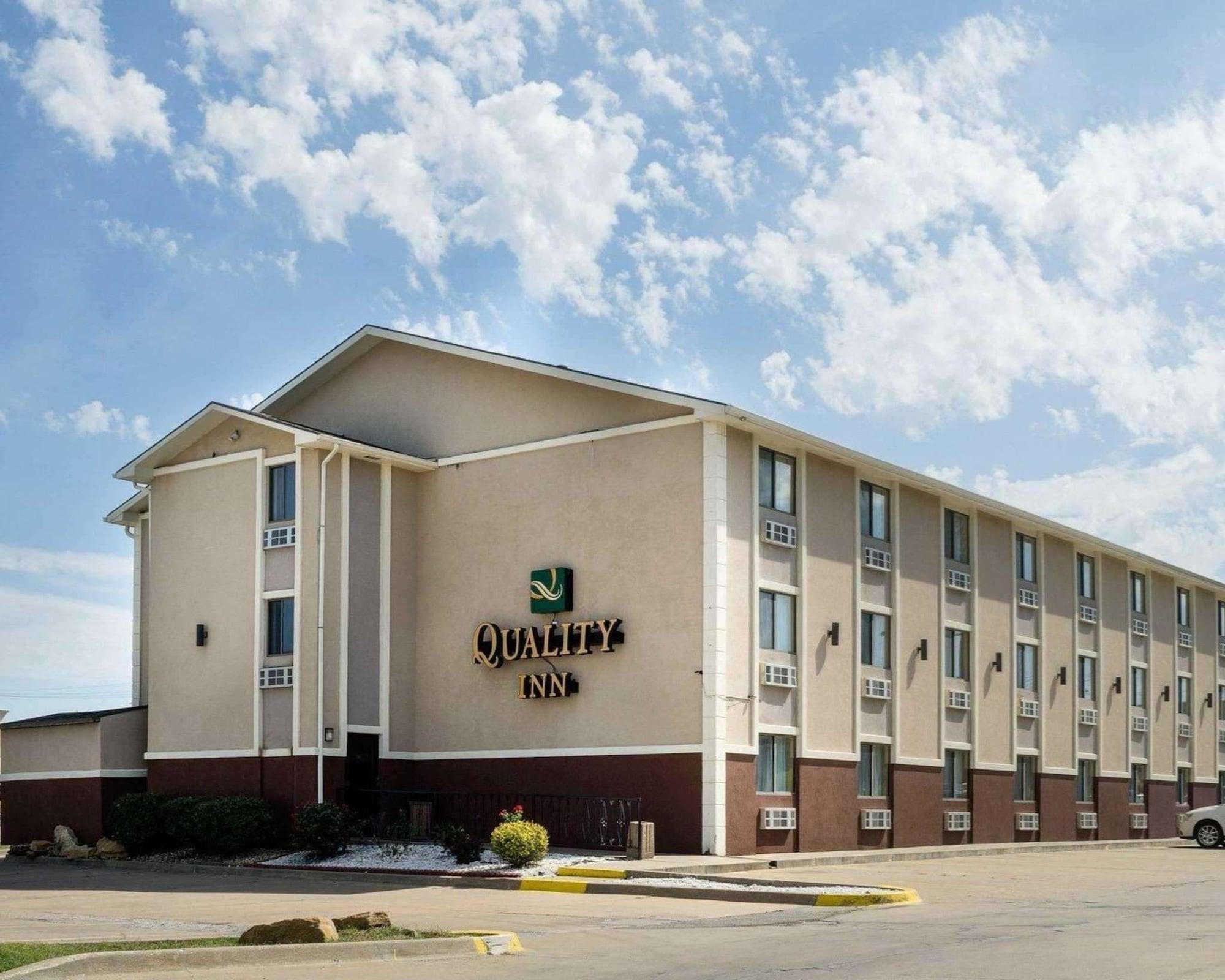 Quality Inn I-70 at Wanamaker Topeka Bagian luar foto