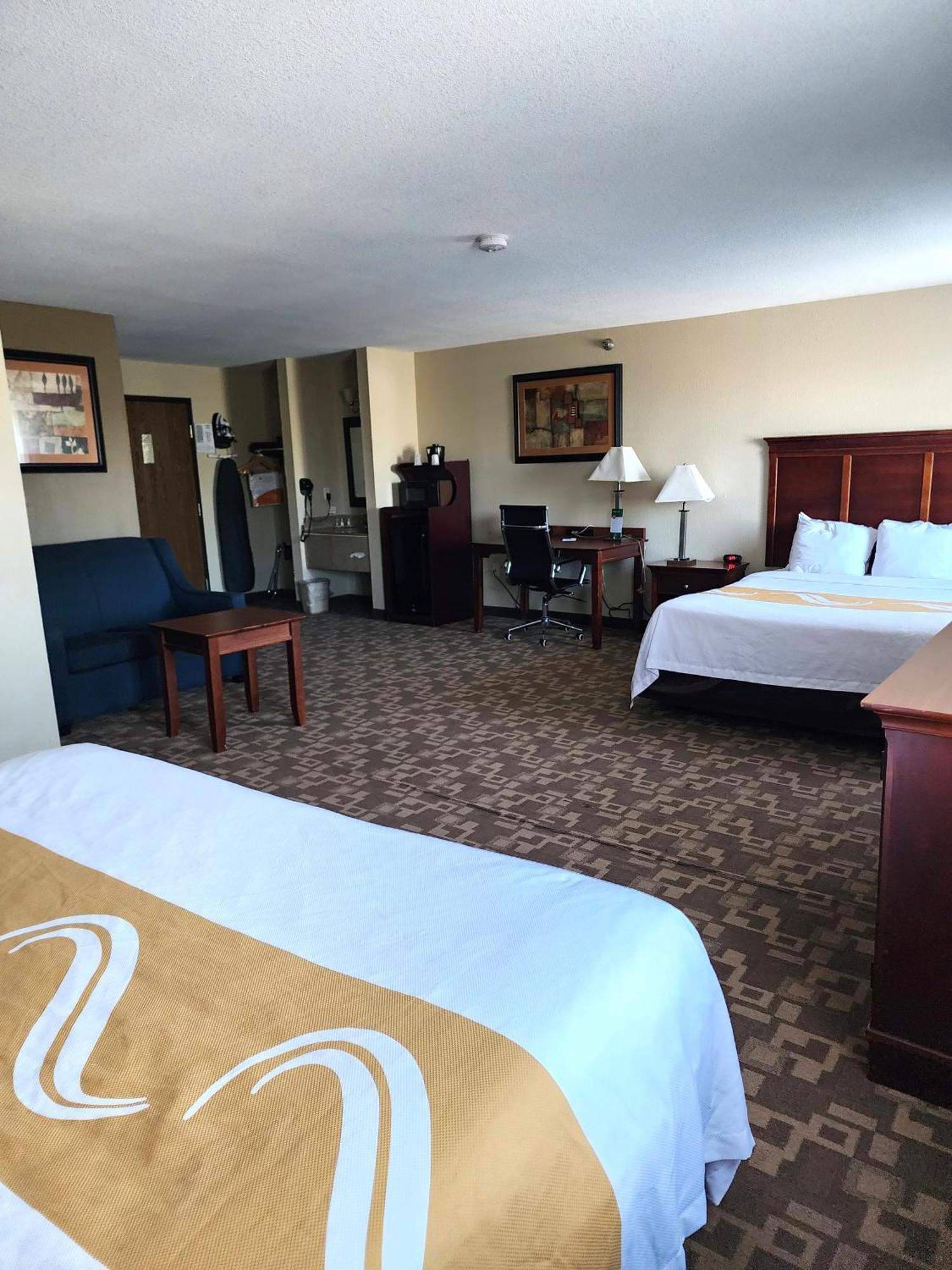 Quality Inn I-70 at Wanamaker Topeka Bagian luar foto
