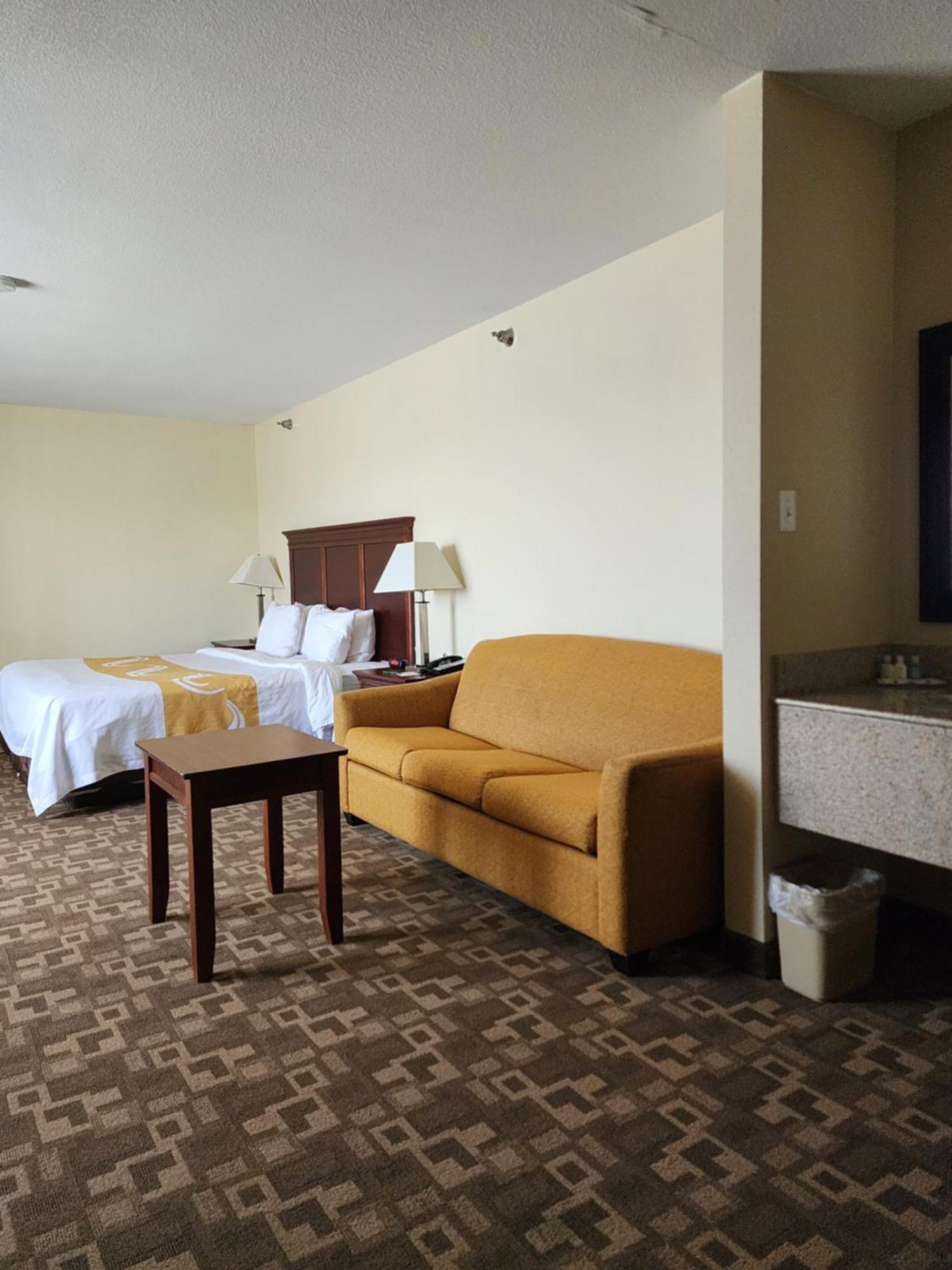 Quality Inn I-70 at Wanamaker Topeka Bagian luar foto