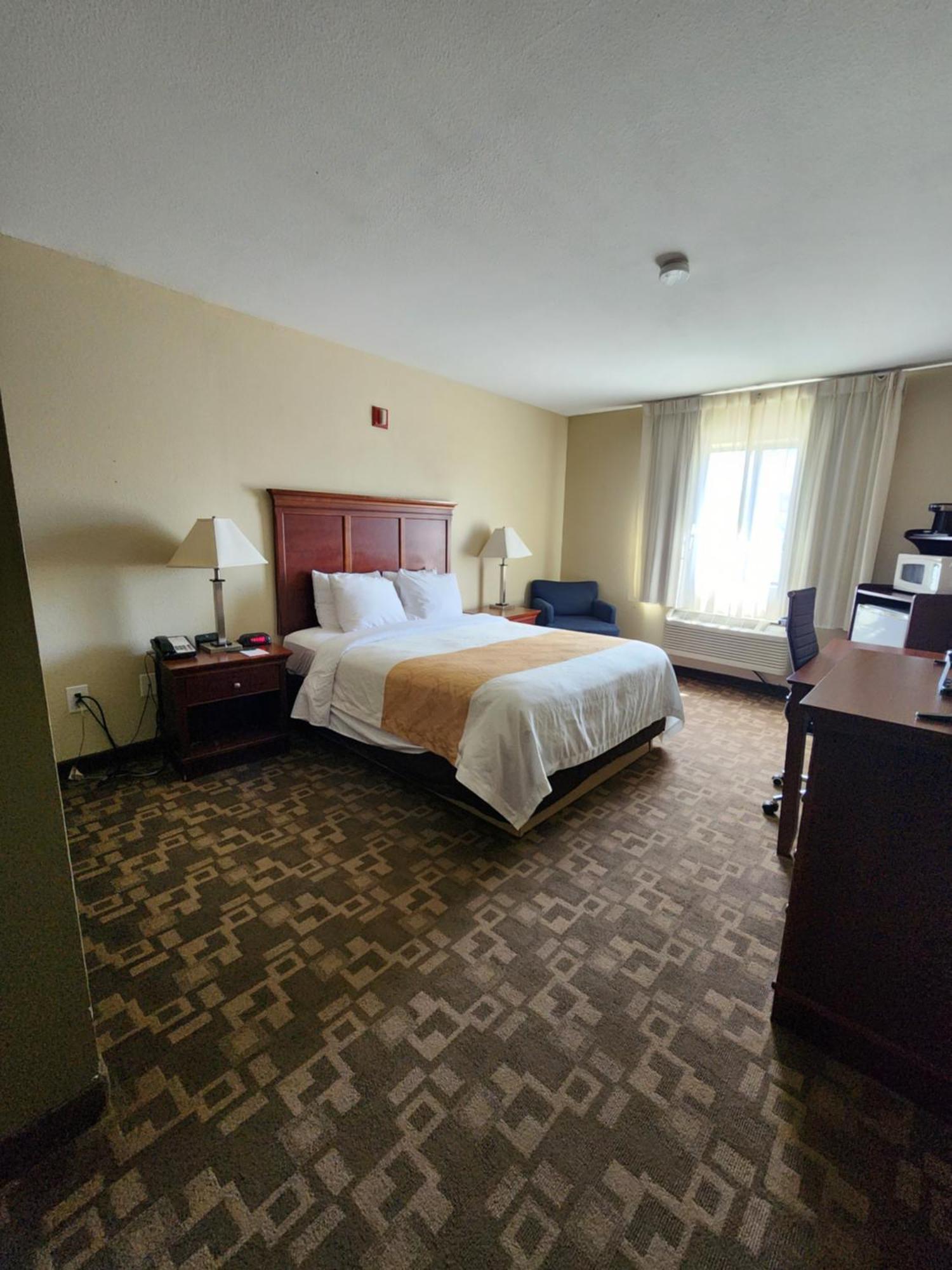 Quality Inn I-70 at Wanamaker Topeka Bagian luar foto