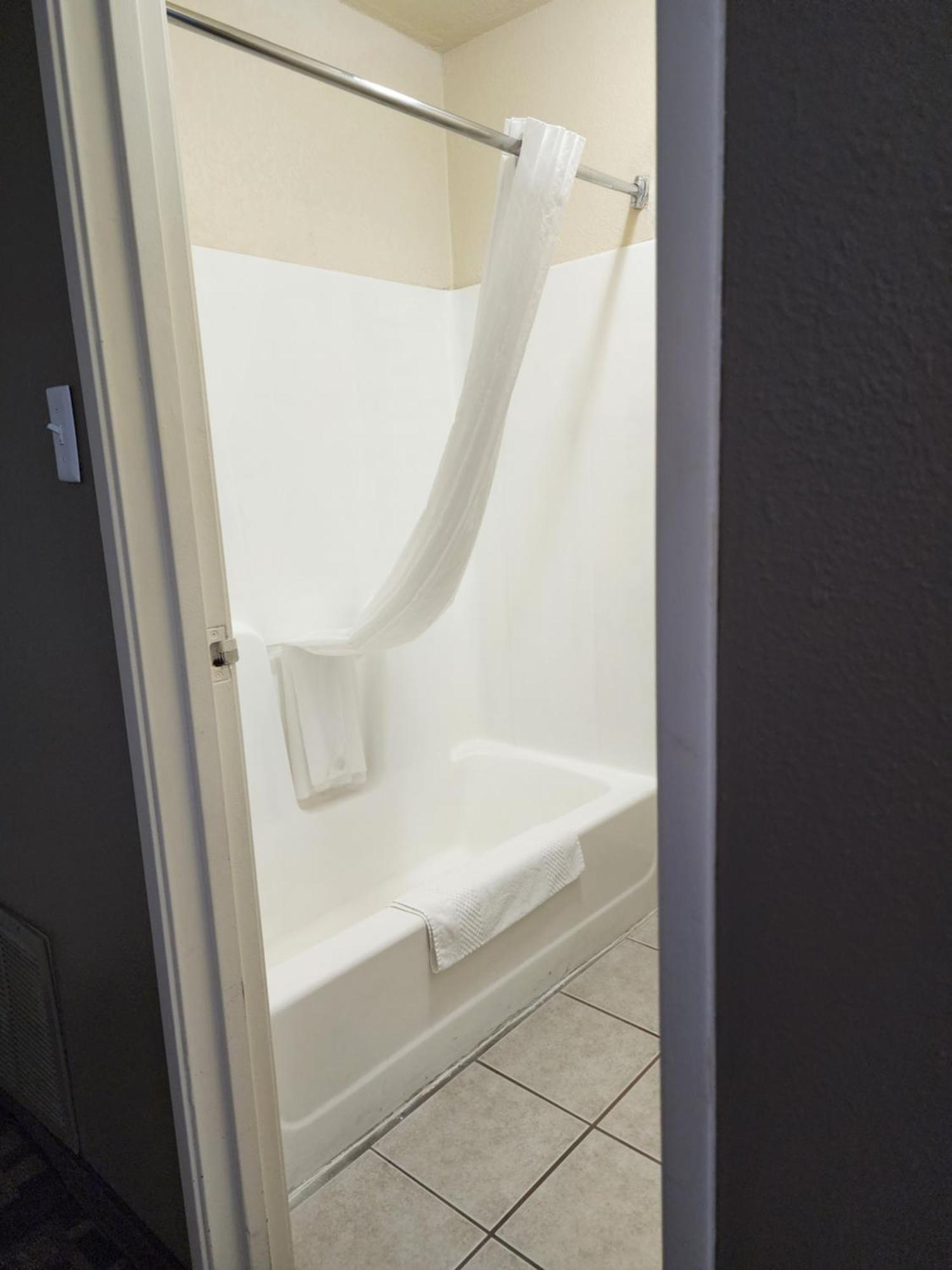Quality Inn I-70 at Wanamaker Topeka Bagian luar foto
