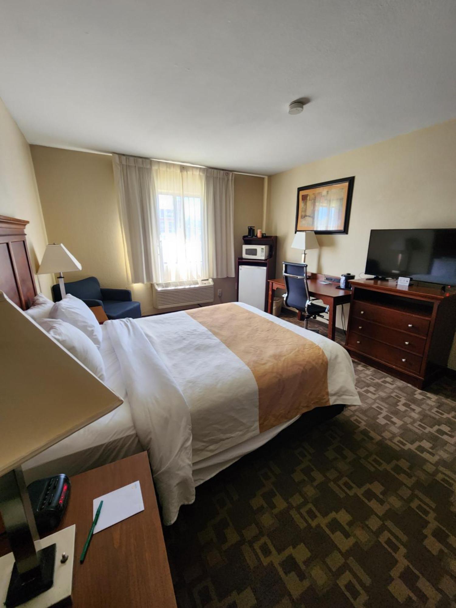 Quality Inn I-70 at Wanamaker Topeka Bagian luar foto