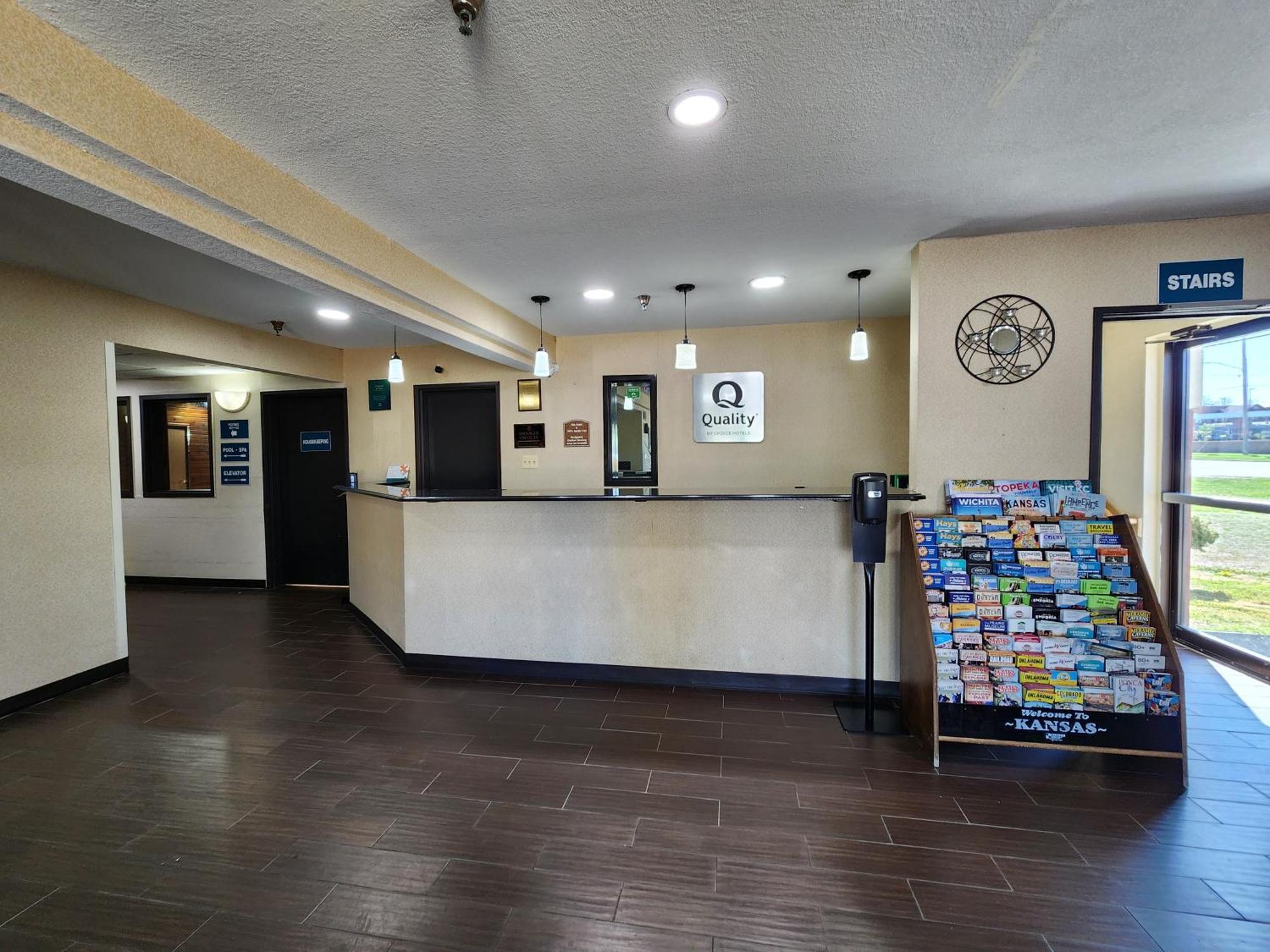 Quality Inn I-70 at Wanamaker Topeka Bagian luar foto