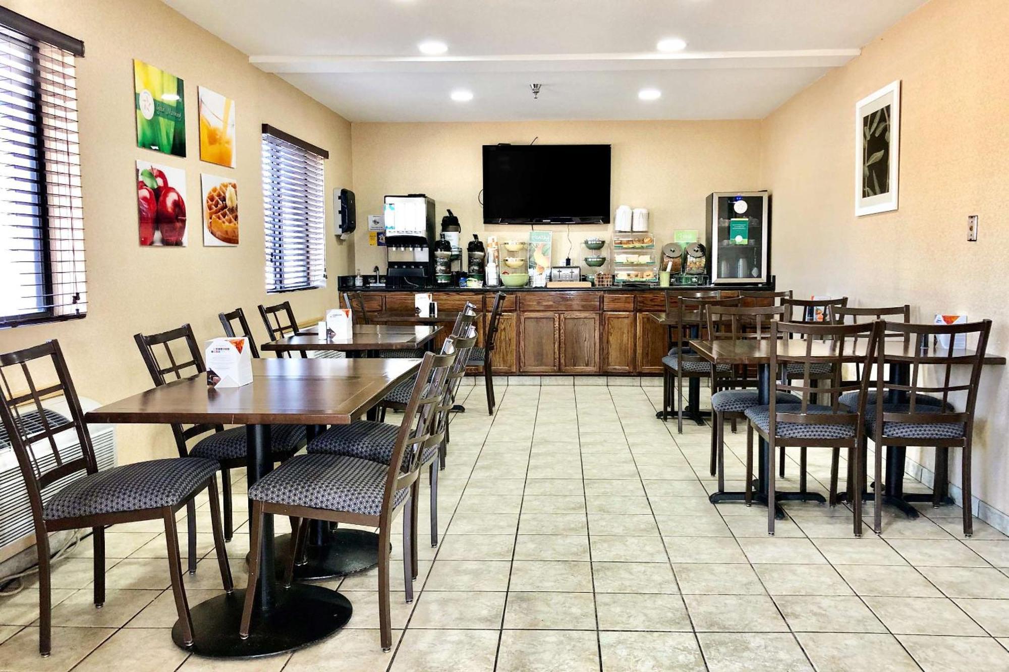 Quality Inn I-70 at Wanamaker Topeka Bagian luar foto