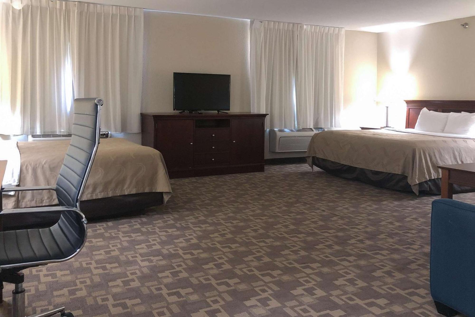 Quality Inn I-70 at Wanamaker Topeka Bagian luar foto