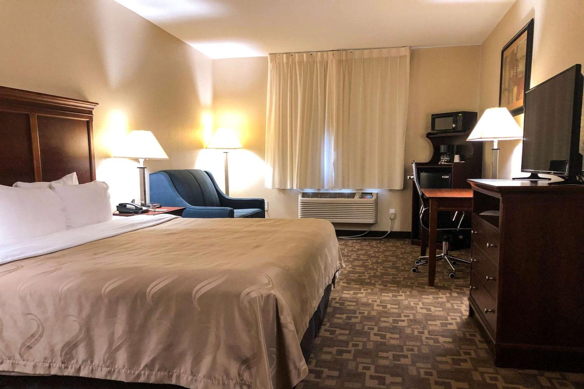 Quality Inn I-70 at Wanamaker Topeka Bagian luar foto