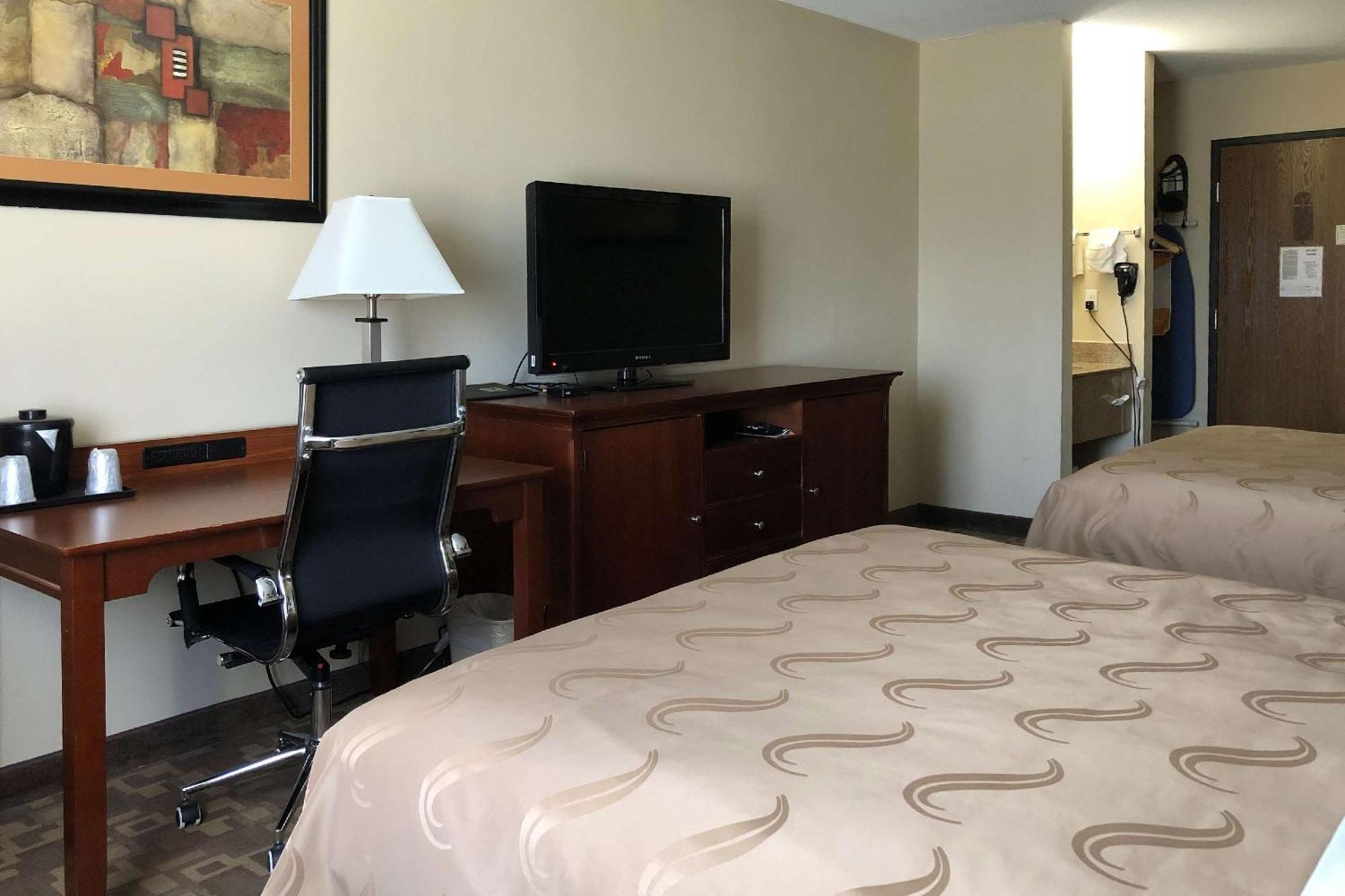 Quality Inn I-70 at Wanamaker Topeka Bagian luar foto