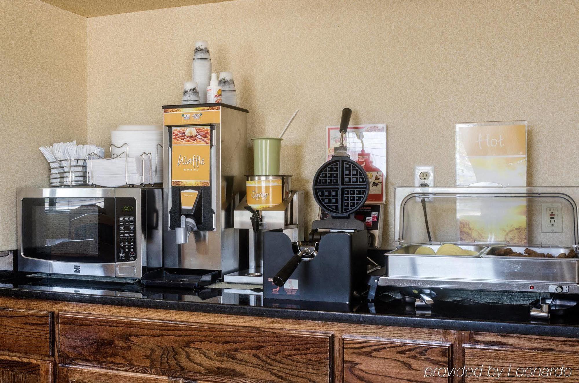 Quality Inn I-70 at Wanamaker Topeka Bagian luar foto