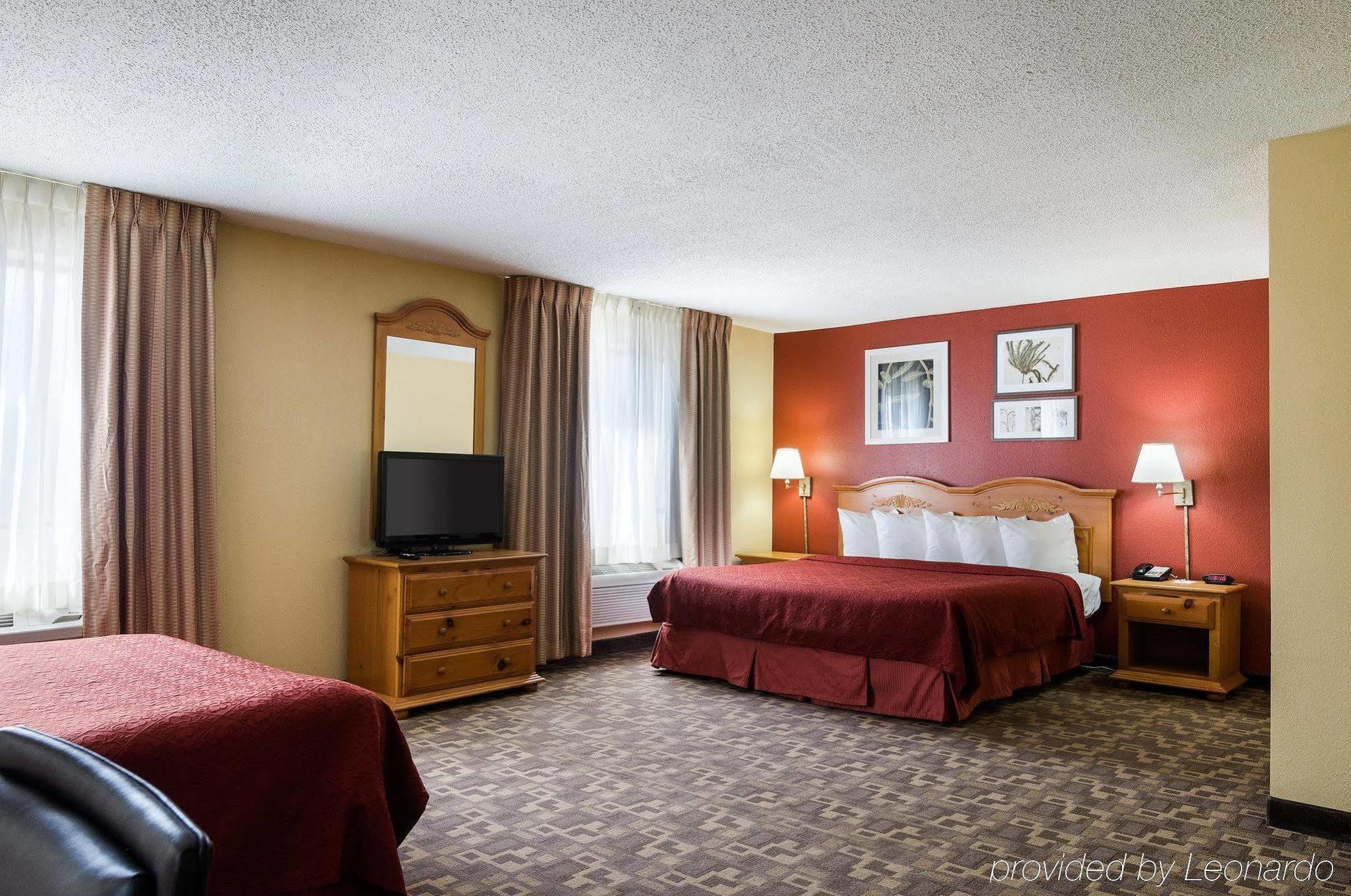 Quality Inn I-70 at Wanamaker Topeka Bagian luar foto