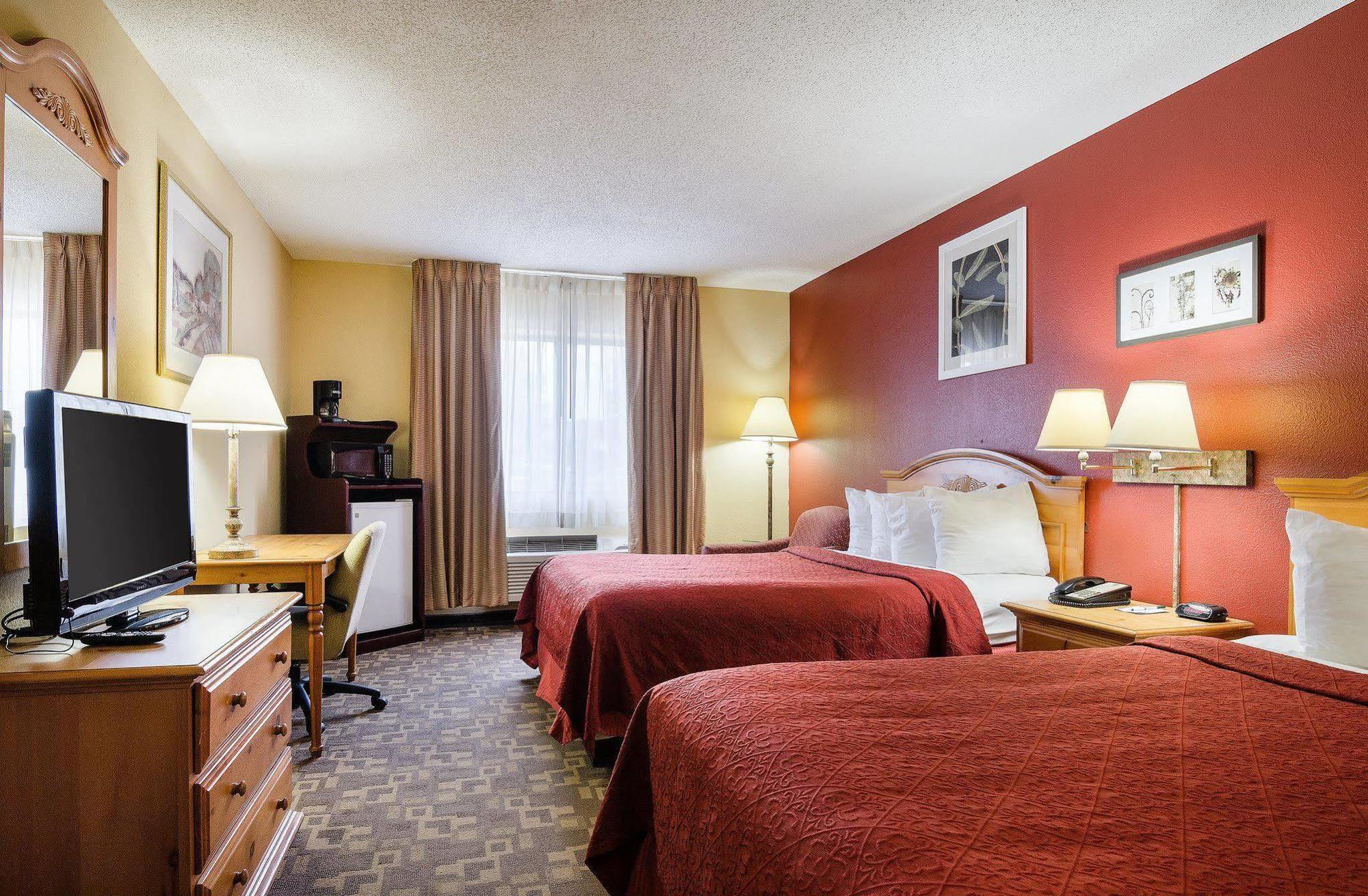 Quality Inn I-70 at Wanamaker Topeka Bagian luar foto