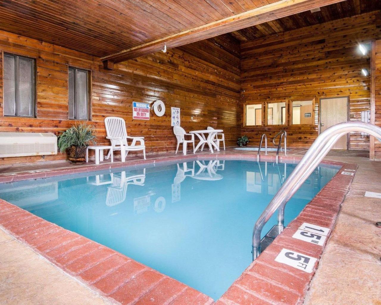 Quality Inn I-70 at Wanamaker Topeka Bagian luar foto