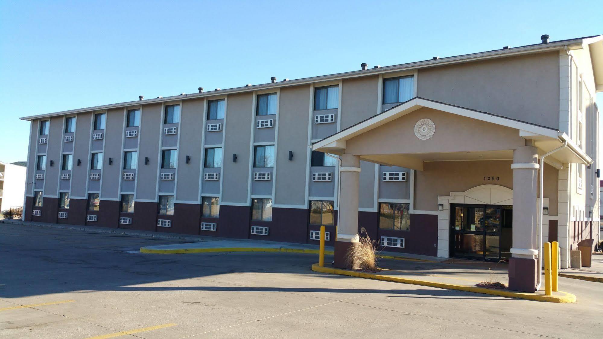 Quality Inn I-70 at Wanamaker Topeka Bagian luar foto